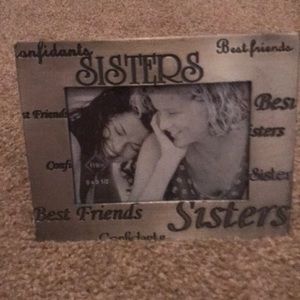 Sale NWT Sisters photo frame. 5x3 1/2